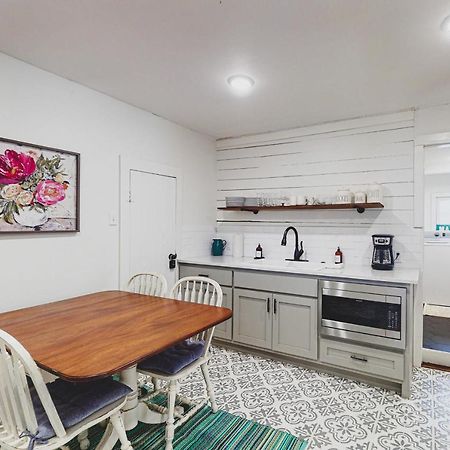 The Pink House On Main - Lower 유레카 스프링스 외부 사진