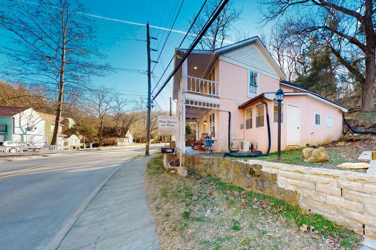 The Pink House On Main - Lower 유레카 스프링스 외부 사진
